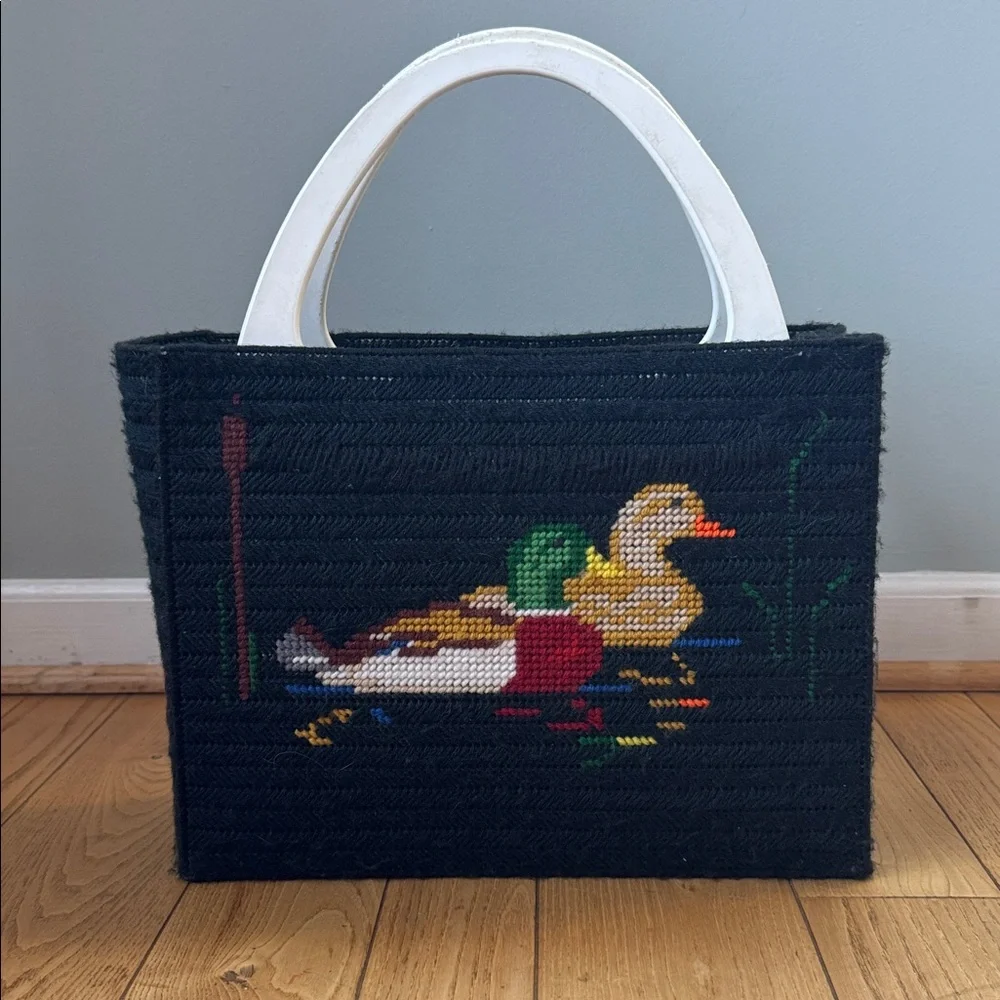 Vintage 70/80’s needlepoint tote bag‎ white handles duck motif